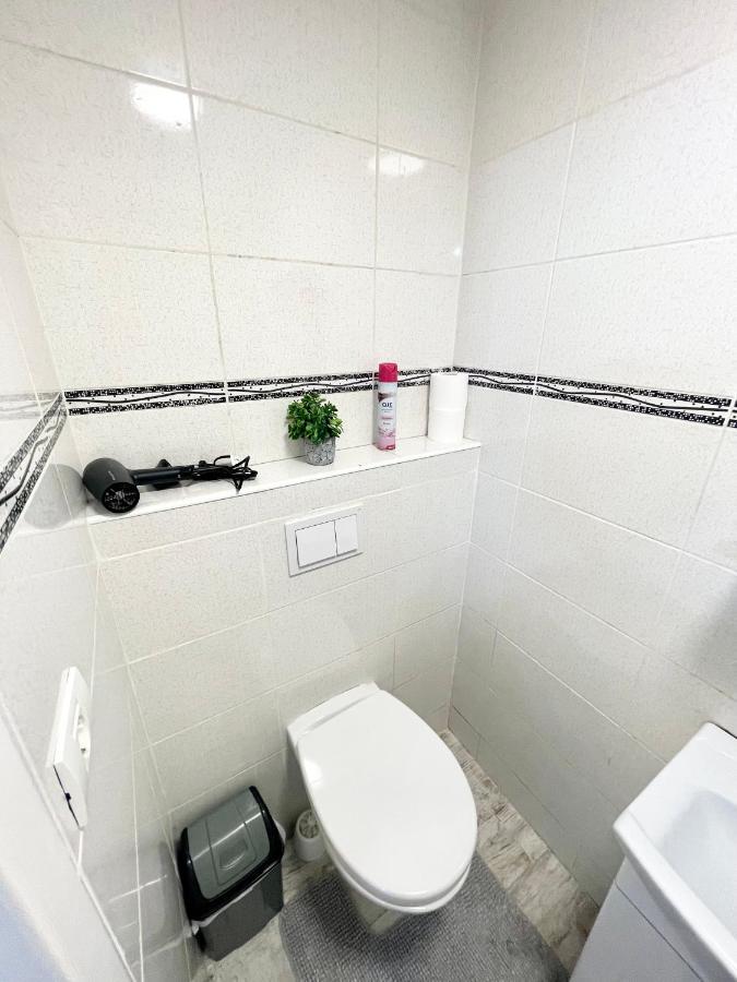 Temple 4 Apartment Bucureşti Ngoại thất bức ảnh