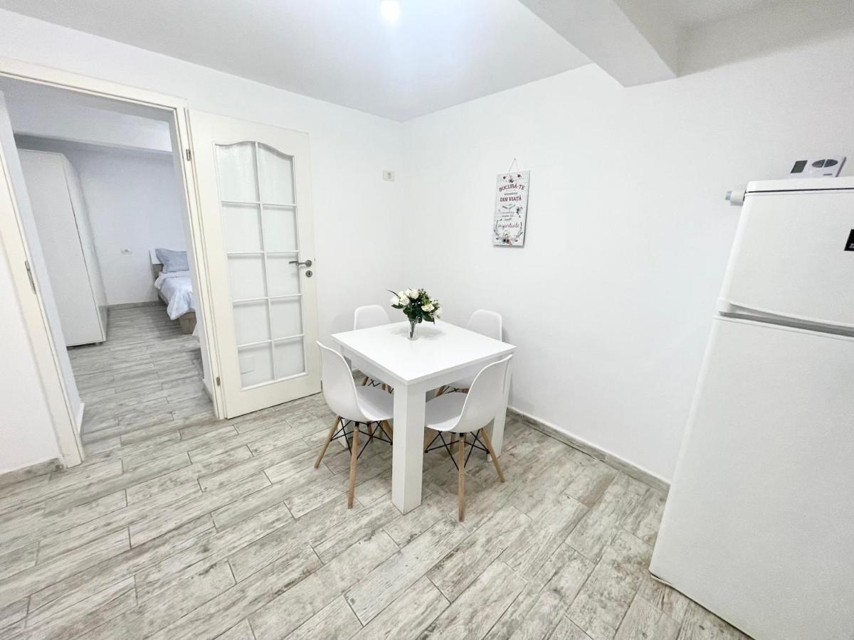 Temple 4 Apartment Bucureşti Ngoại thất bức ảnh