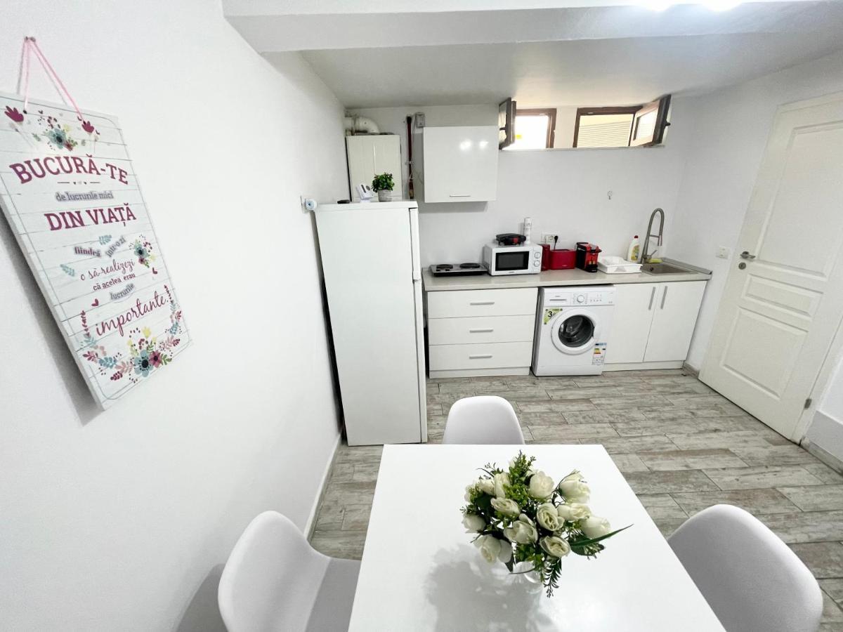 Temple 4 Apartment Bucureşti Ngoại thất bức ảnh